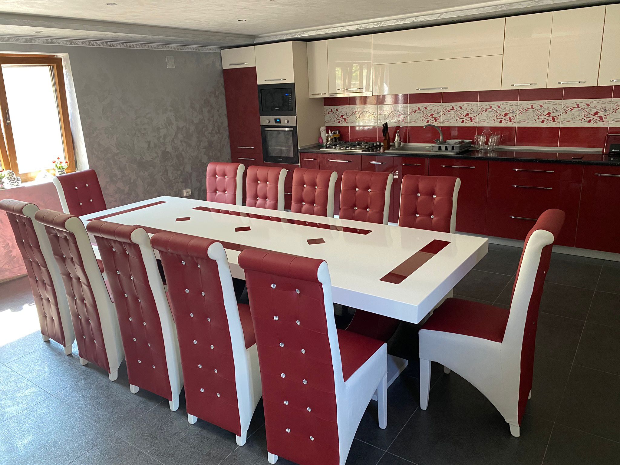 Set masa MDF cu 12 scaune Berlin Alb-Rosu piele eco